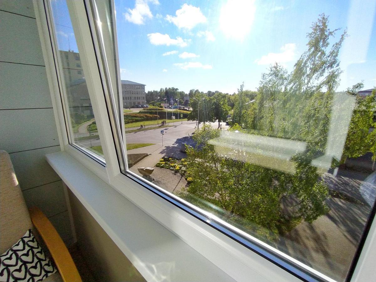 Sunset Apartment Near Sea - Family Friendly Space With Bath And Good Coffee Ventspils Exterior photo